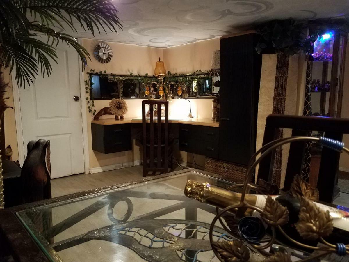 Exotic Large Basement Studio Hotel Montreal Exterior photo