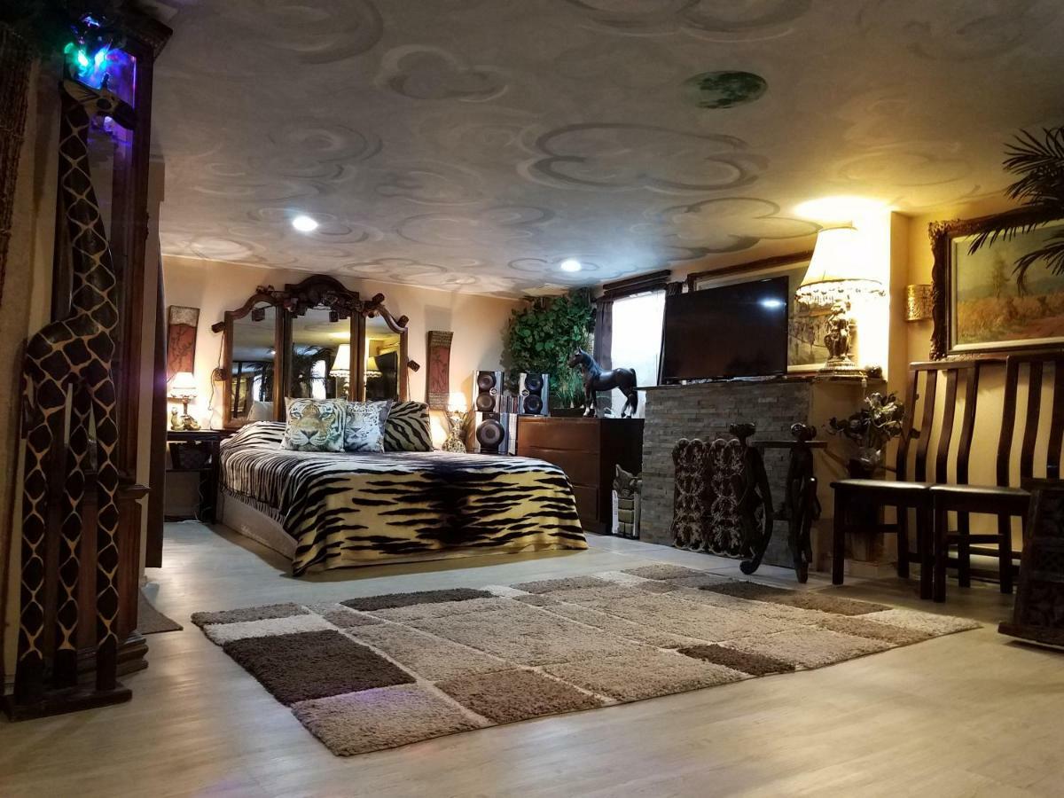 Exotic Large Basement Studio Hotel Montreal Exterior photo